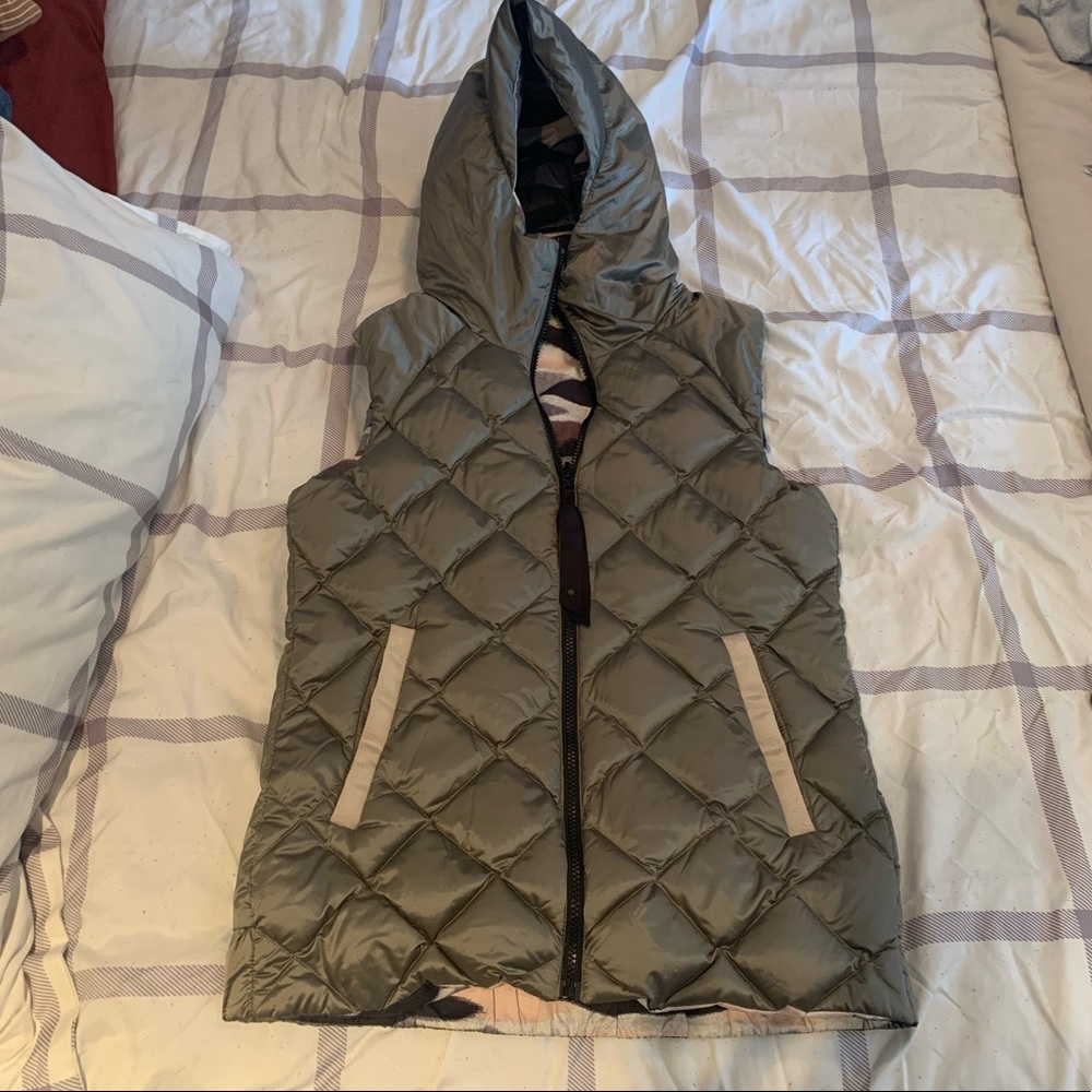 Lululemon reversible vest